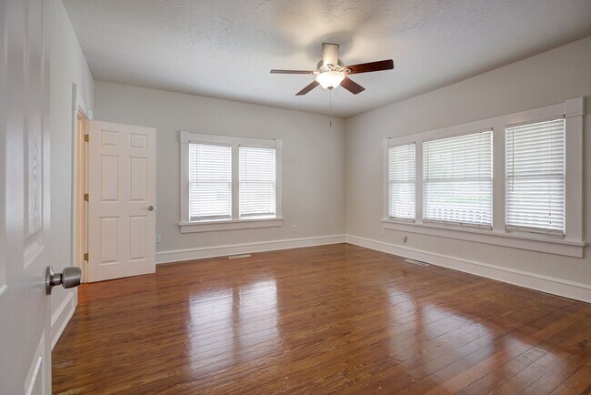 Photo - 1005 Classen Blvd