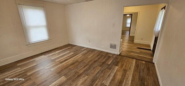 Photo - 6 E Morehead Ave