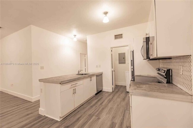 Photo - 445 NW 77th St