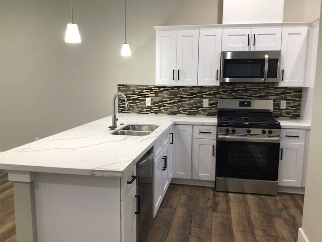 Building Photo - 2109 Marnel Rd Unit D Rental