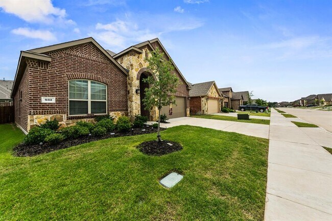 Photo - 932 Lake Cypress Ln