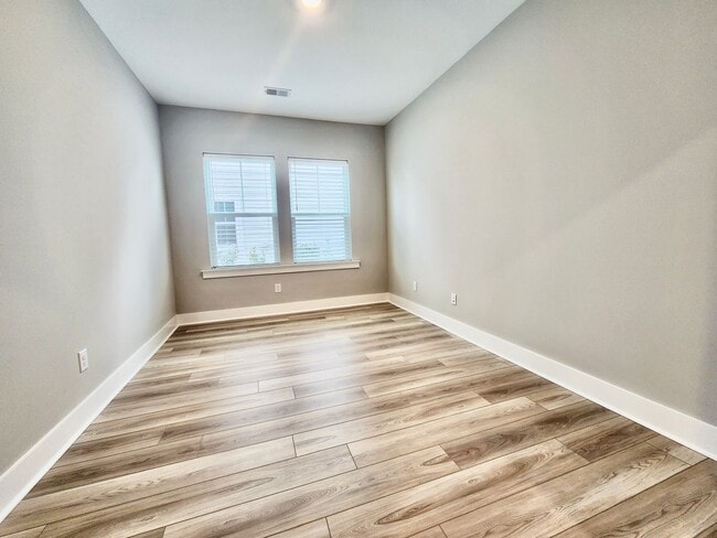 Photo - Like new in Midtown - 3 bedrooms plus addi...