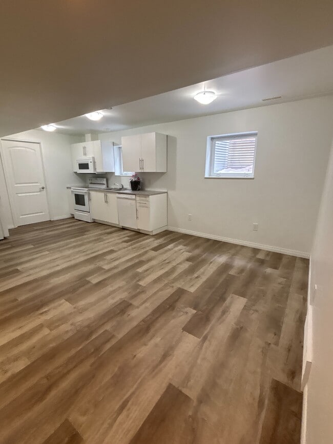 Photo - 12521-12577 77 St NW Unit 12521 - Bsmt