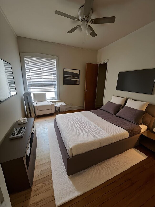 Photo - 3348-1 W Sunnyside 2bed/1bath Unit 3348-1