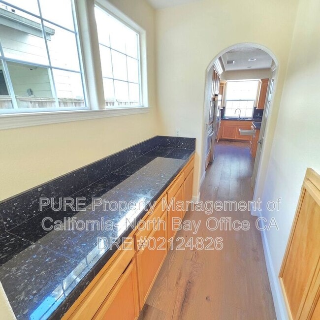 Photo - 565 Jorgensen St