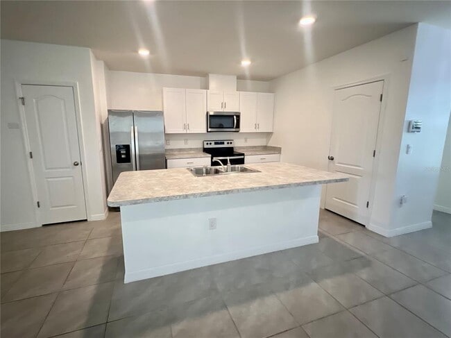 Photo - 1719 Walnut Crk Dr