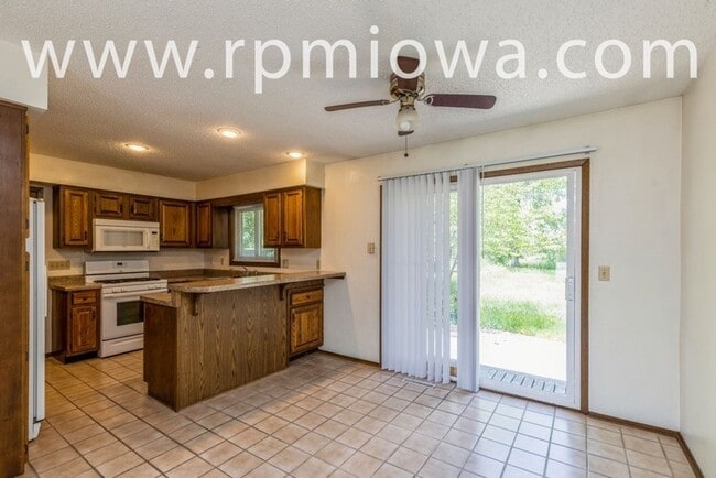 Photo - SHORT TERM LEASE!! 4 Bedroom, 2 Bath Home In Ames