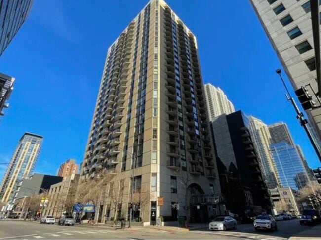 Building Photo - 70 W Huron St Unit 1805