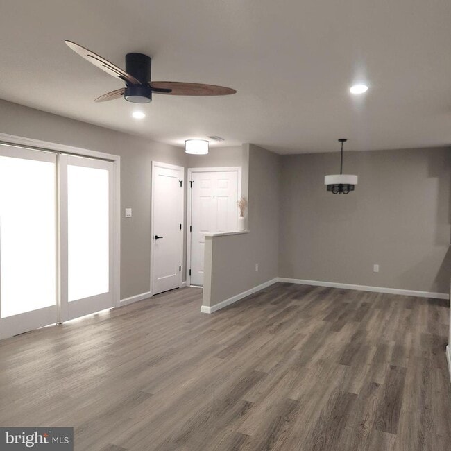 Photo - 16 Pickwick Pl