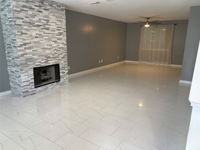 Photo - 18385 Ten Oaks Ct
