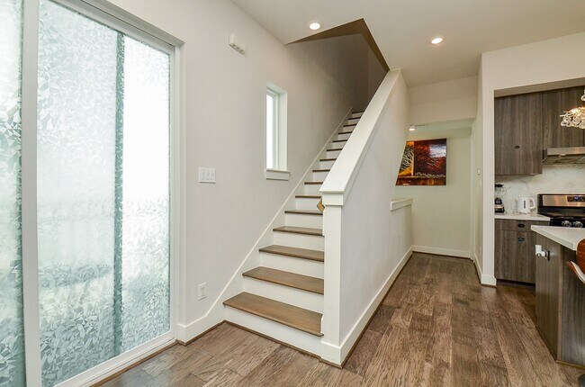 Photo - 5811 Fairdale Ln