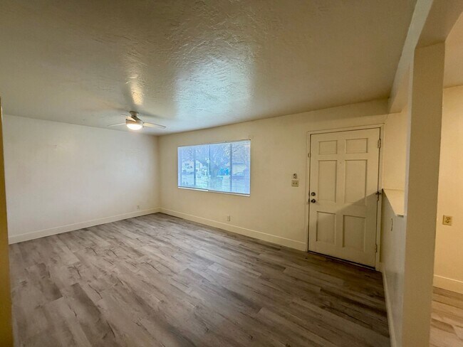 Photo - 3 BED 1 BATH HOME WITH NEW FLOORING LOCATED IN THE STARVIEW ESTATES SUBDIVISION