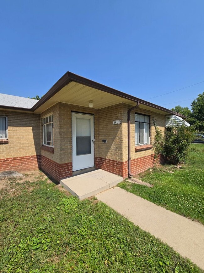 Building Photo - 3400-3404 Sheridan Boulevard Unit 3400 Rental
