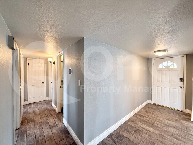 Photo - 8432 E Holly St