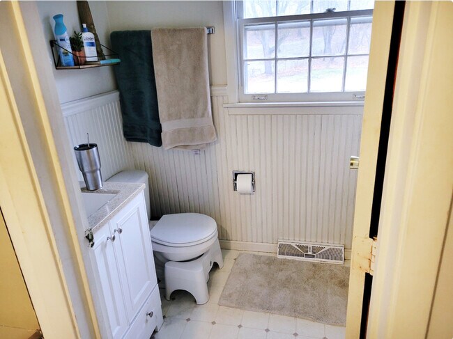 Photo - 602 Manor Dr