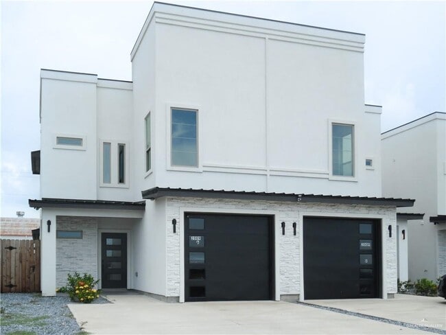 Building Photo - 2009 New Combs Rd Rental