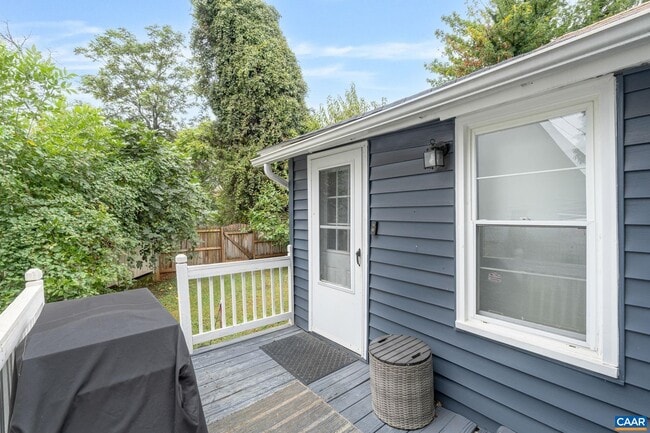 Photo - 800 Anderson St