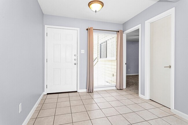 Photo - 50 April Point Dr S Unit 50