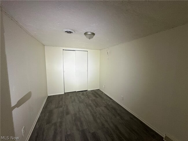 Photo - 5885 Youngstown Hubbard Rd Unit 6