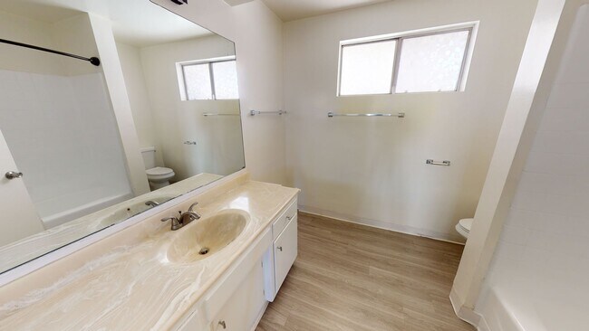 2266 Del Mar