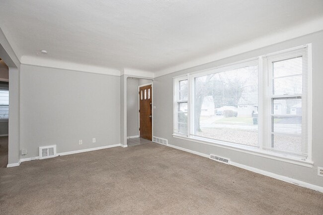 Photo - 3 Bed/1 Bath Single Family Home!