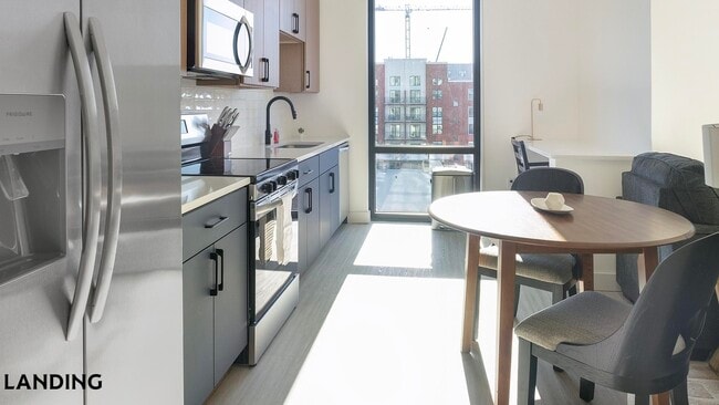 Photo - 1007 S Mint St Unit 728