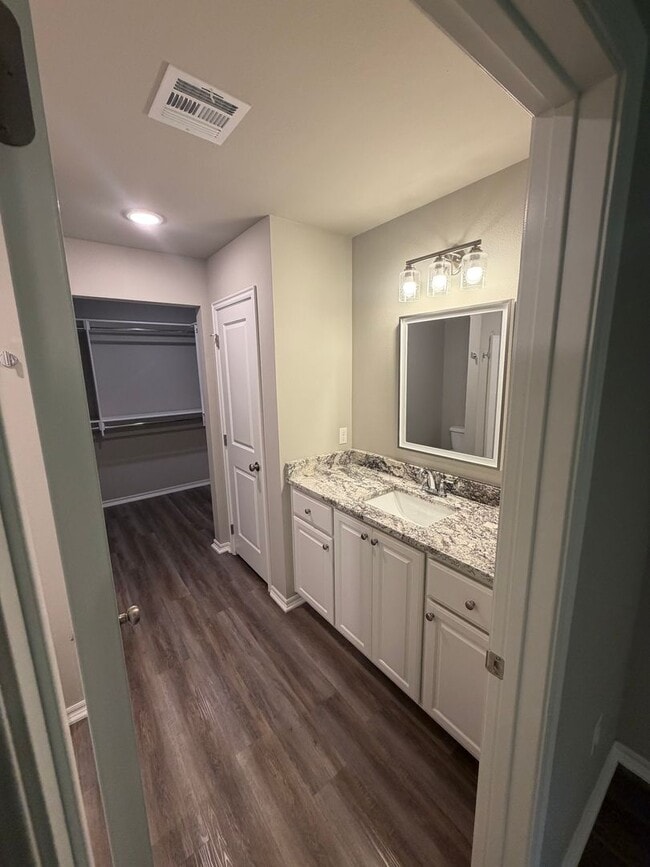 Photo - 3 Bed | 2 Bath Luxury Duplex
