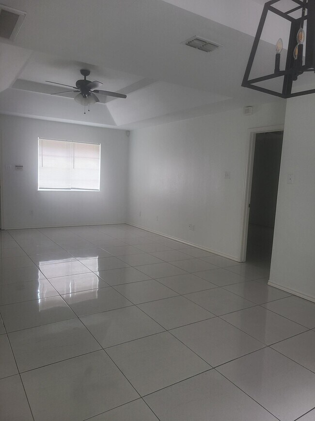 Photo - 1111 Stonehaven Blvd Unit 3