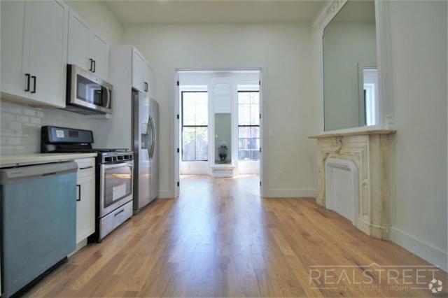 Building Photo - 3 bedroom in BROOKLYN NY 11206 Unit 2 Rental