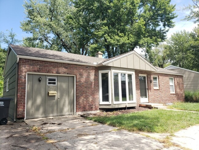 Building Photo - Remodeled Raytown Home-Coming SOON!!