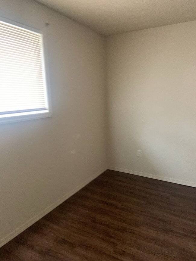 Photo - 2 bed, 1 bath Duplex with attached garage