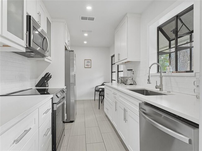 Photo - 2026 Grove St