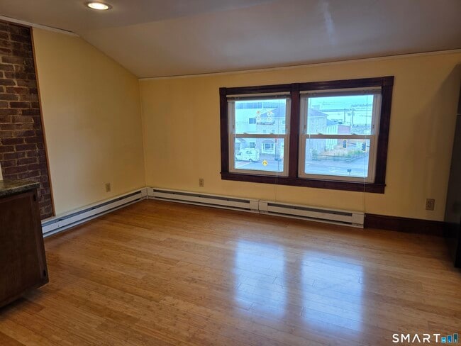 Photo - 16 Tilley St Unit 3