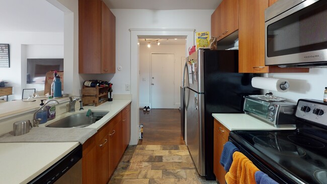 Building Photo - 492 Massachusetts Ave Unit 2-bed 1-bath Rental