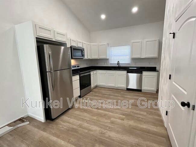 Photo - 5 Lakewood Dr