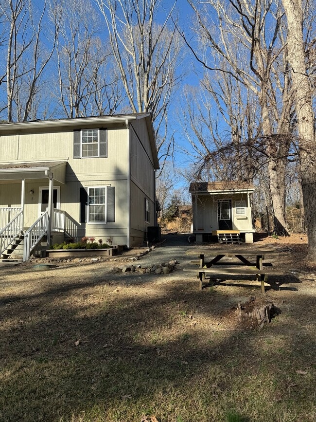925 Shady Lawn Rd