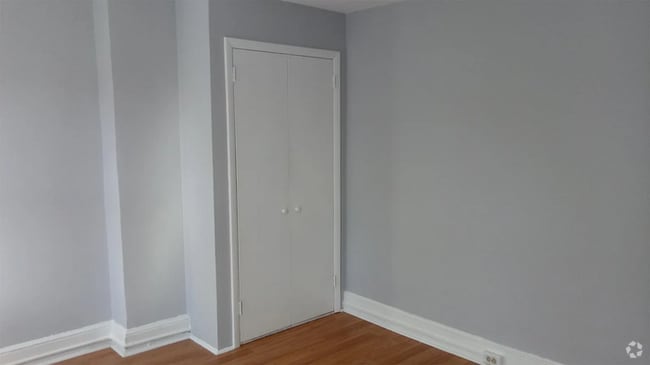 Building Photo - 1913 W 7th St Rental