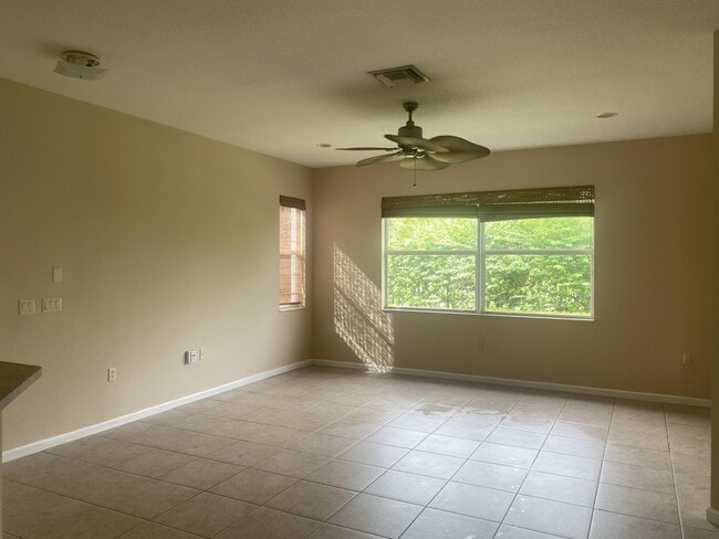Photo - 906 Mariner Bay Blvd