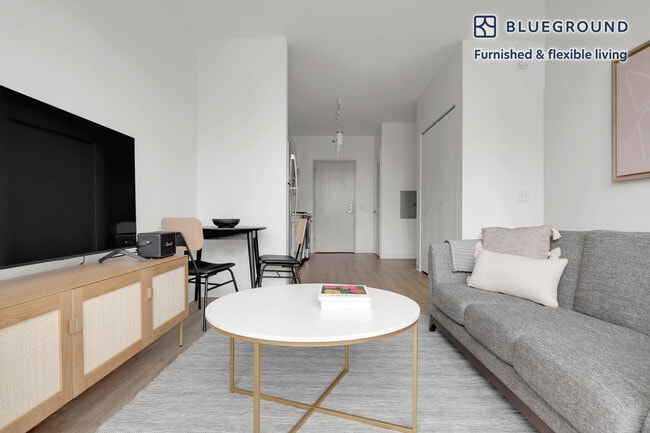 Photo - 808 W Van Buren St Unidad SI FL7-ID539