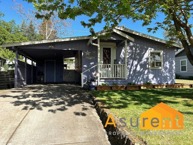 Building Photo - Beautiful Single-Level Home Located in the...