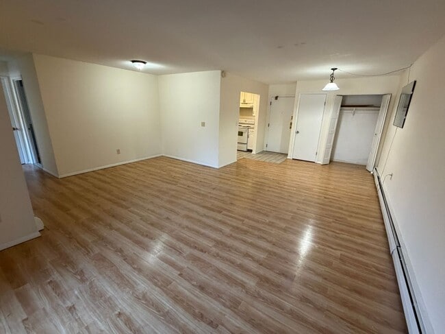 Photo - 565 Talcottville Rd