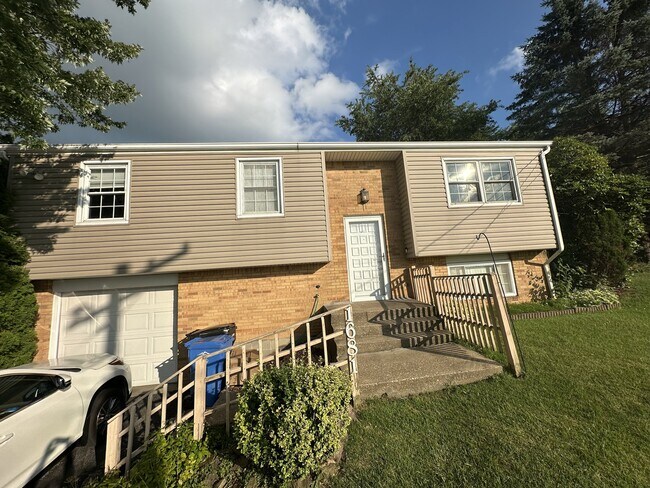 1681 Morris Ave