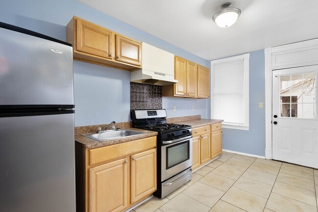 Building Photo - Stunning 2 bedroom home in Homestead avail...