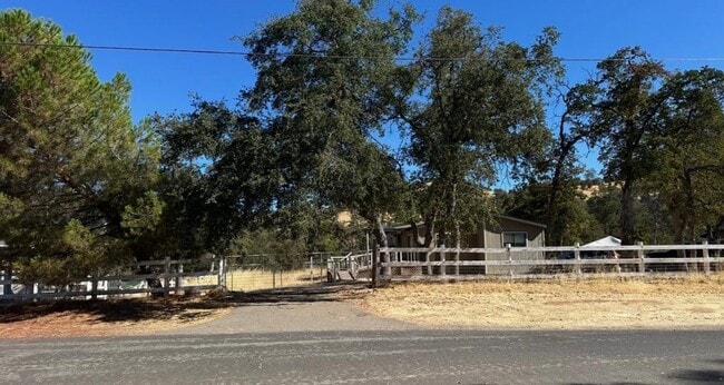 Photo - 13600 Pino Ct