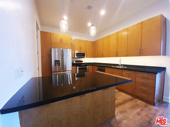 Photo - 3223 W 6th St Unit 602