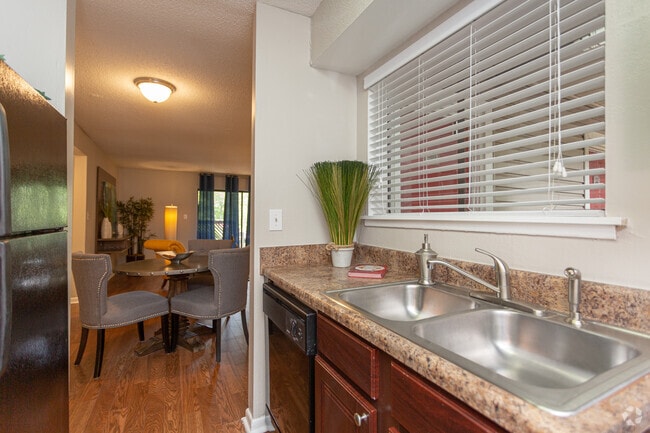 2BR, 1BA - 1,047 SF - 100 Inverness Apartment Homes