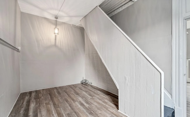 Photo - 23 Bedford Square Unit 4