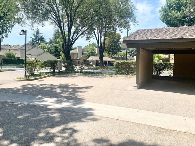 Building Photo - 5412 Makati Cir