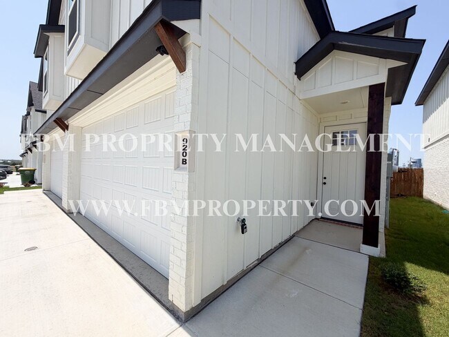 Photo - 920 Cooksey Ct Unit B