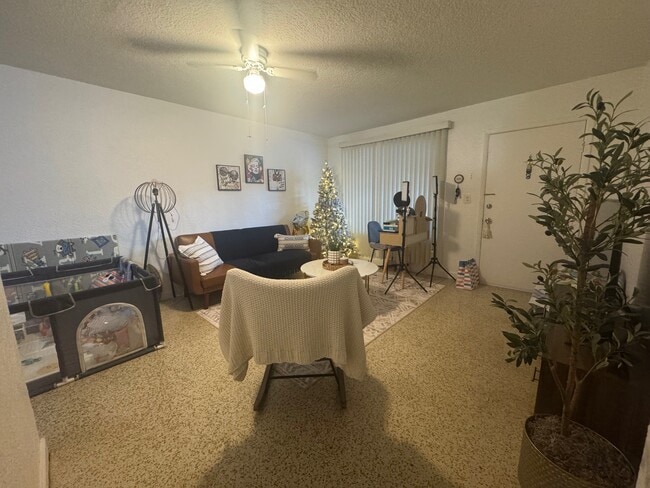 Photo - 985 SW 34th Ave